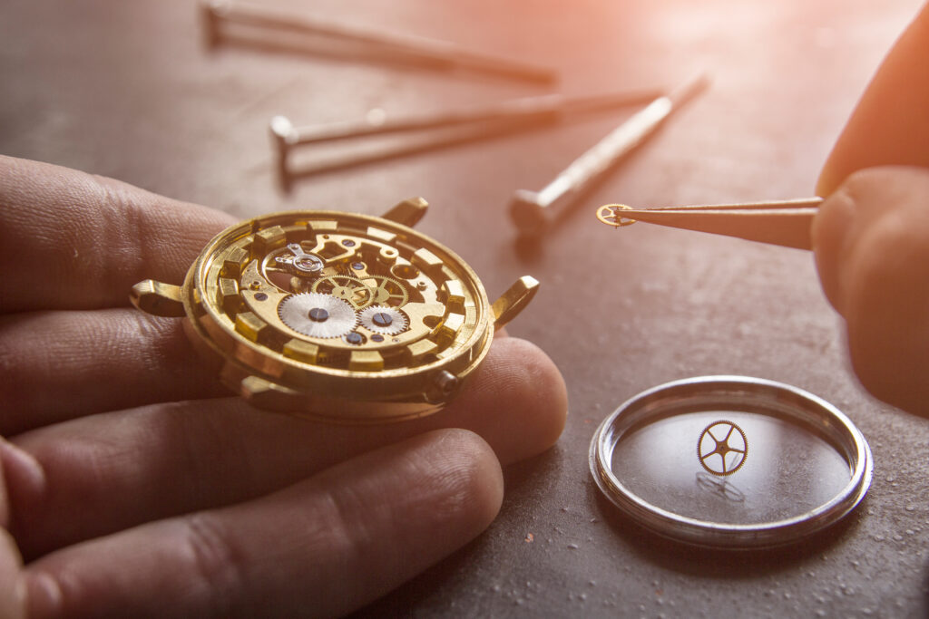 Norges Urmakerforbund representerer landets autoriserte urmakere og fremmer kvalitet, håndverk og trygg service.